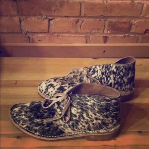 Rare leopard print 🐆 fur boots ~ made in Kenya